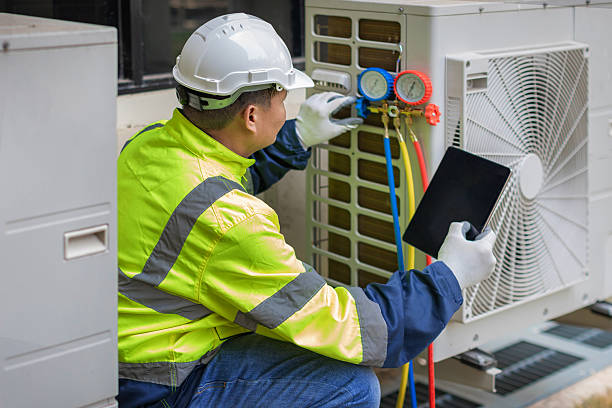 Professional Hvac technician working in Deerfield, WI